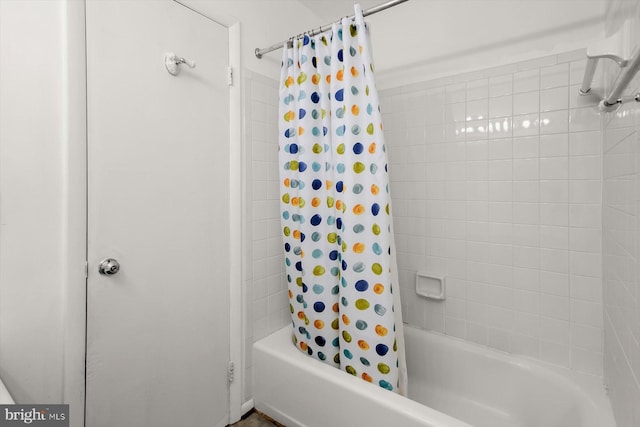 full bathroom featuring shower / tub combo