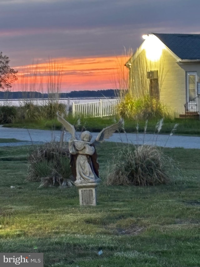 1 Somerset Ave, Cambridge, MD 21613 - yard at dusk with a yard