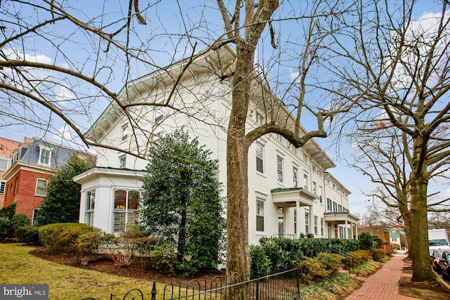 300 S Columbus St, Alexandria, VA 22314 - view of property exterior with fence
