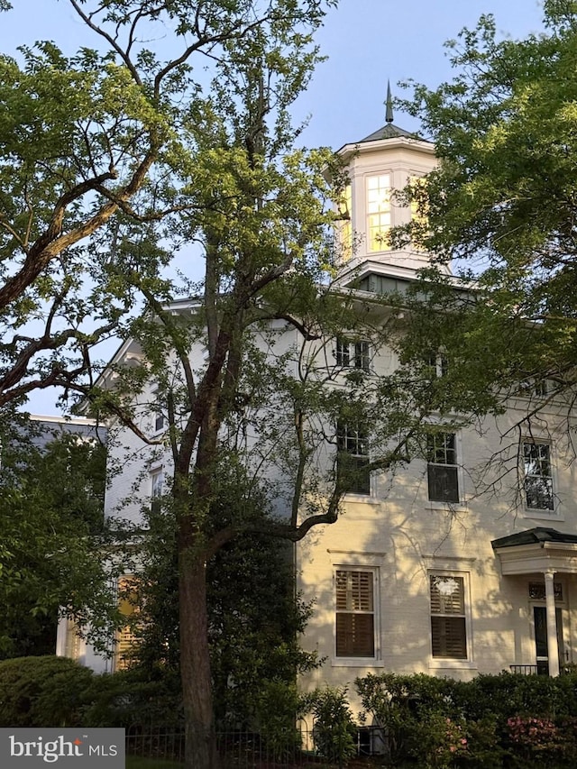 300 S Columbus St, Alexandria, VA 22314 - view of side of home with stucco siding
