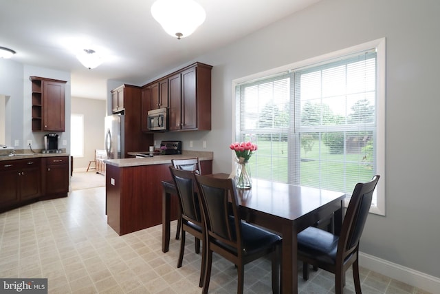 2408 Setter Run Ln, State College, PA 16801 - dining room featuring baseboards