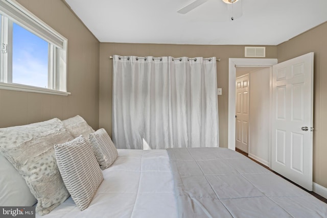 bedroom featuring ceiling fan