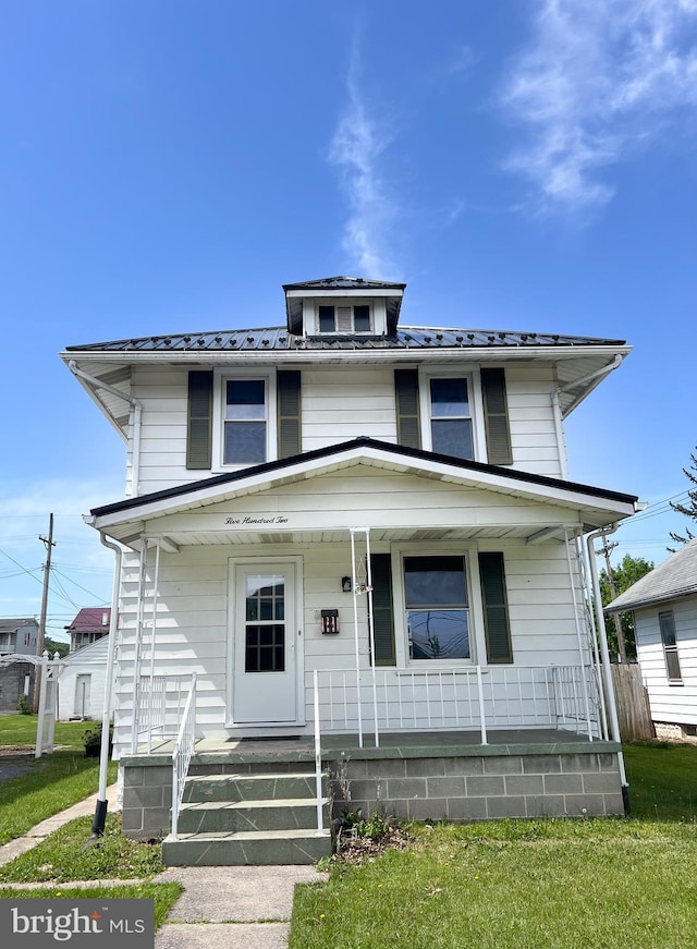 502 S Wayne St, Lewistown, PA 17044 - american foursquare style home featuring covered porch