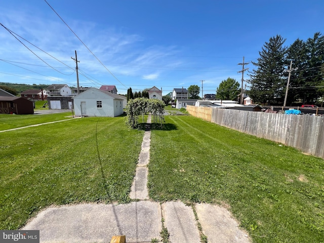 502 S Wayne St, Lewistown, PA 17044 - view of yard with fence