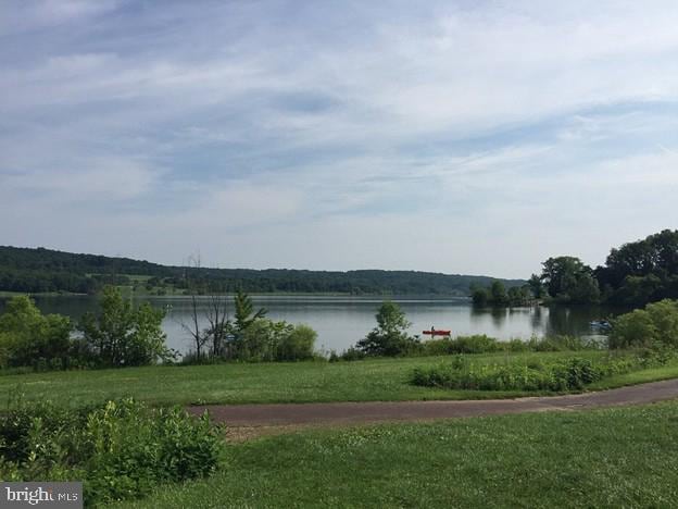 102 Windsong Dr, Doylestown, PA 18901 - water view
