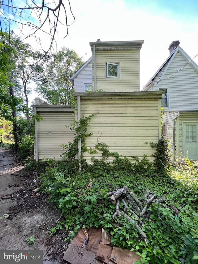 view of side of property
