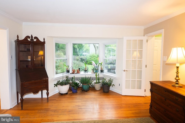 525 Croyden Rd, Cheltenham, PA 19012 - living area with wood finished floors, ornamental molding, and baseboards