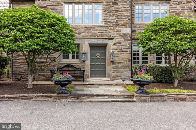 1182 Wrack Rd, Meadowbrook, PA 19046 - property entrance featuring stone siding