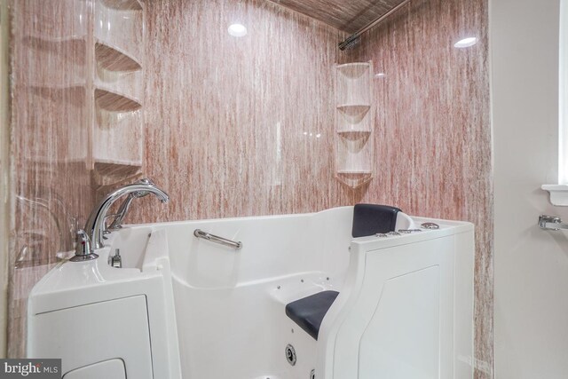 view of full bath