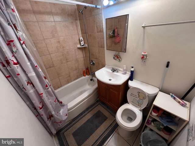 full bath with shower / bath combo with shower curtain, toilet, and vanity