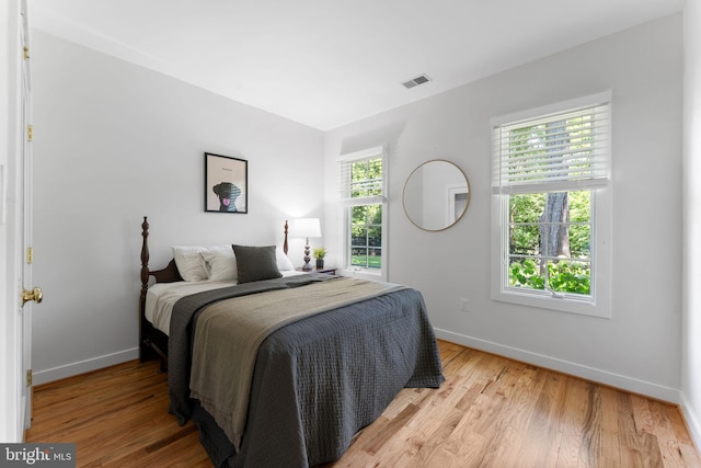 5194 Chase Ln, Midland, VA 22728 - bedroom featuring baseboards and light wood finished floors
