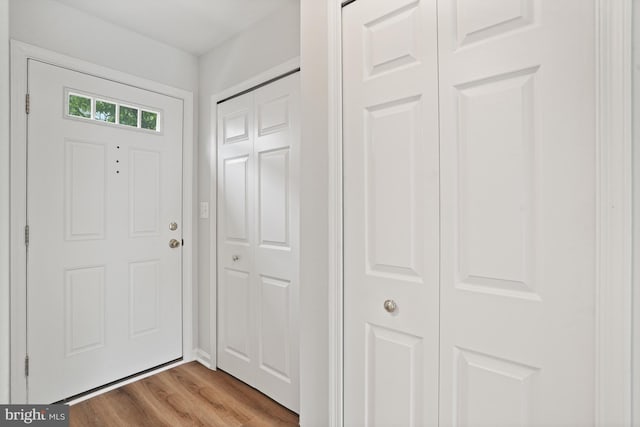 3823 9th Rd S, Arlington, VA 22204 - foyer featuring wood finished floors