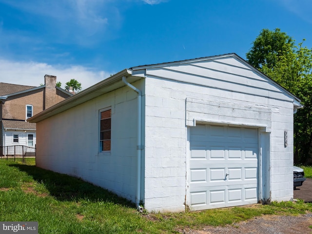 556 W Walnut St, Pottstown, PA 19464 - view of detached garage