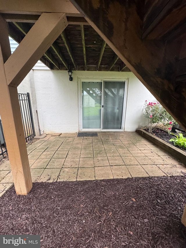 7 E Hart St, Winchester, VA 22601 - view of patio