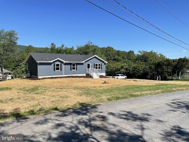 17 Apple Orchard Trl, Berkeley Springs, WV 25411 - ranch-style home featuring a front lawn