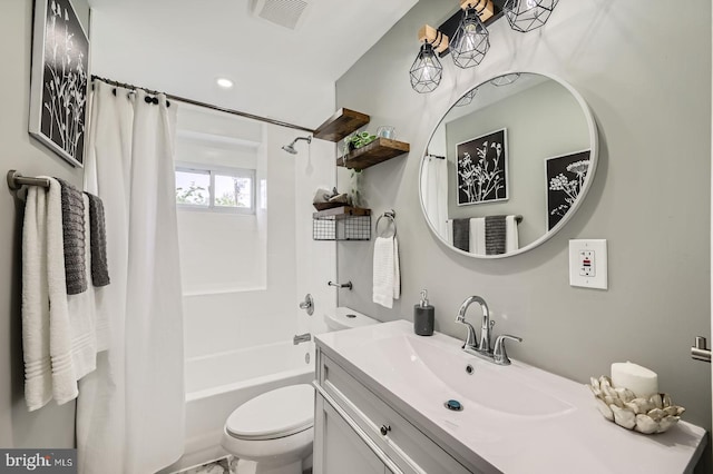 full bathroom featuring shower / tub combo, toilet, vanity, and recessed lighting