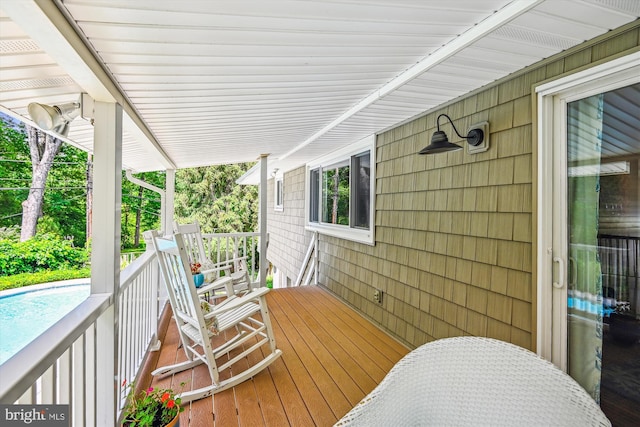 7912 Glengary Ct, Glen Burnie, MD 21061 - view of deck
