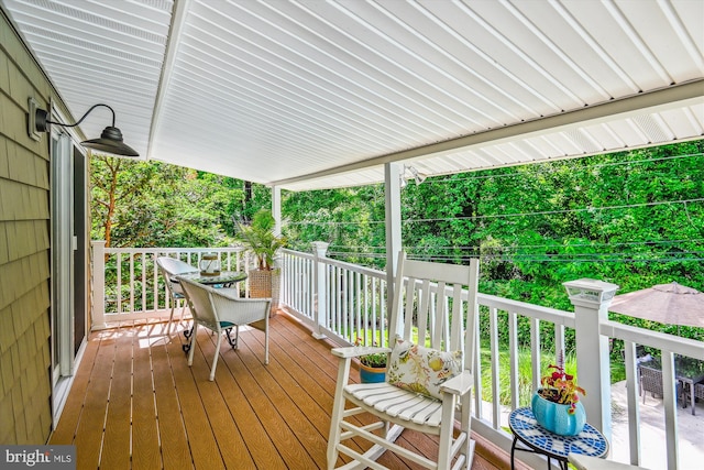 7912 Glengary Ct, Glen Burnie, MD 21061 - deck with outdoor dining space
