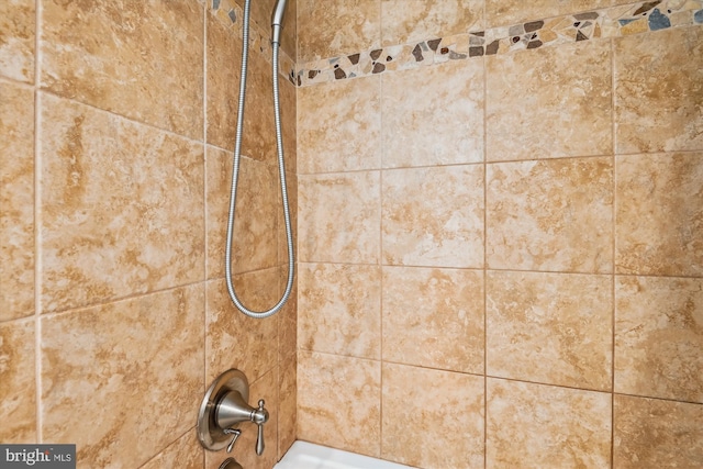 7912 Glengary Ct, Glen Burnie, MD 21061 - bathroom view of bathing tub / shower combination