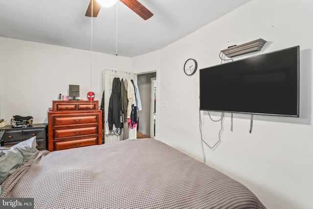 bedroom with a ceiling fan