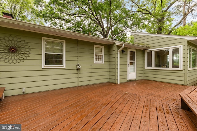 6008 Hawthorne St, Cheverly, MD 20785 - view of wooden deck