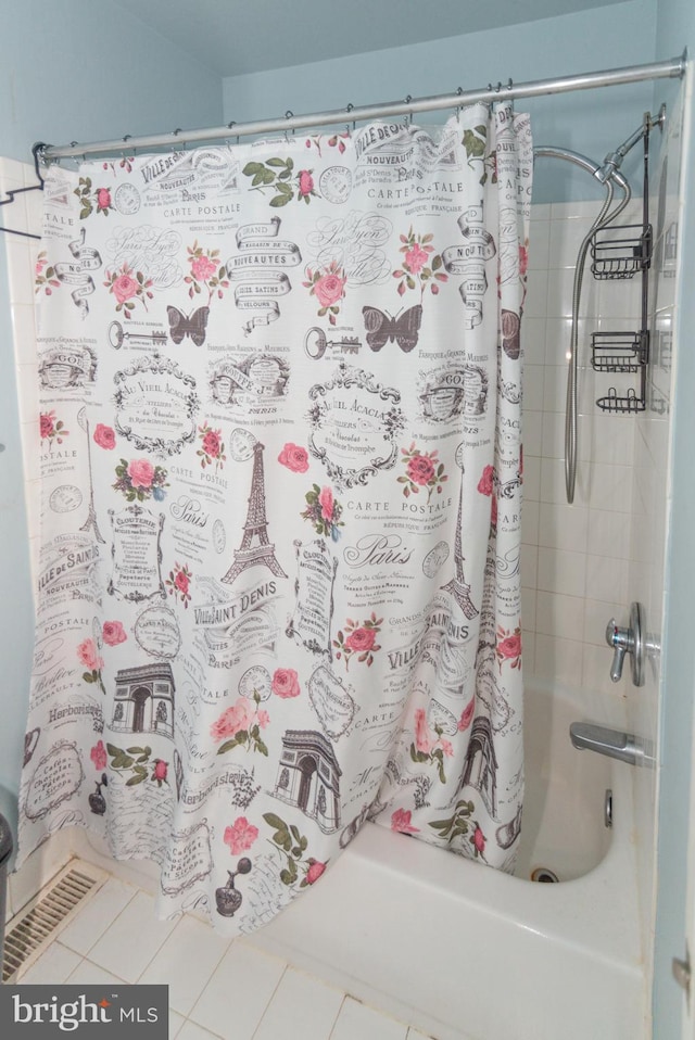 full bathroom featuring shower / bath combo