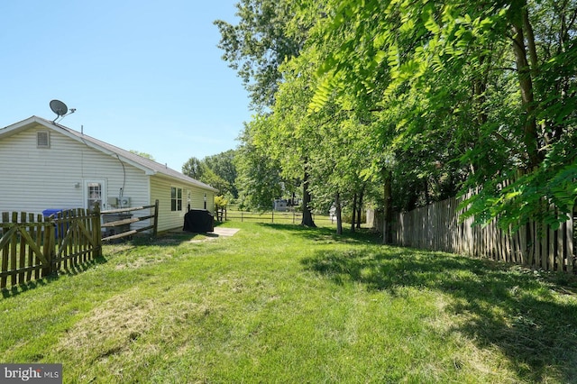 2012 All Hallows Ct, Waldorf, MD 20602 - view of yard