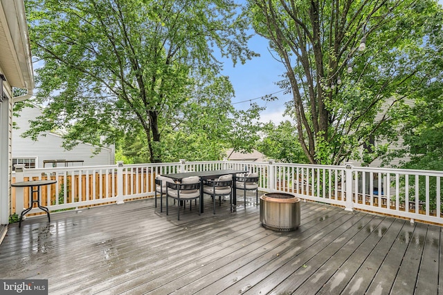 12821 Flagship Ave, Herndon, VA 20170 - wooden deck with outdoor dining area
