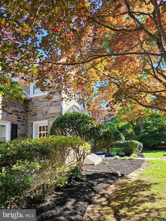 615 Bryn Mawr Ave, Penn Valley, PA 19072 - view of yard