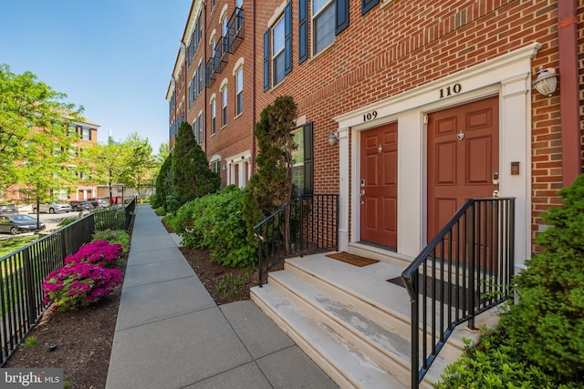 110 Commodore Ct, Philadelphia, PA 19146 - entrance to property with brick siding and fence