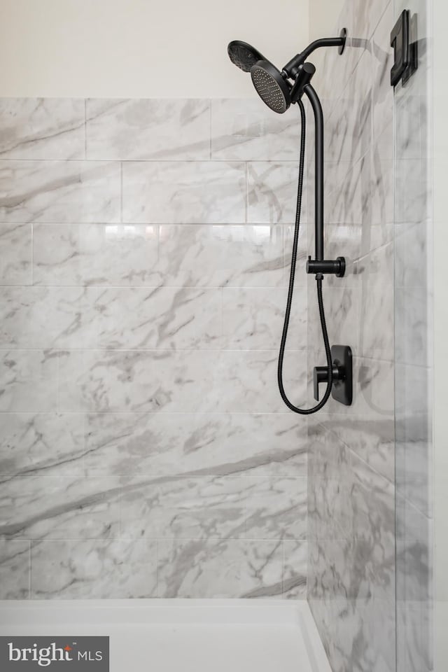 110 Commodore Ct, Philadelphia, PA 19146 - bathroom featuring a stall shower