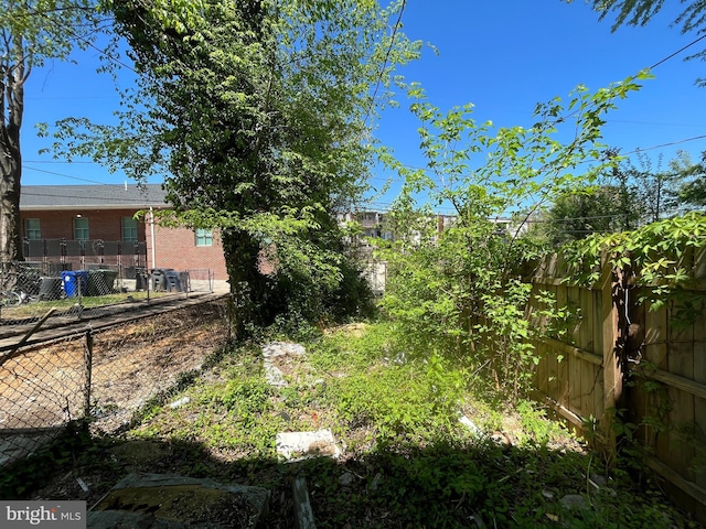 2742 W Mosher St, Baltimore, MD 21216 - view of fenced backyard