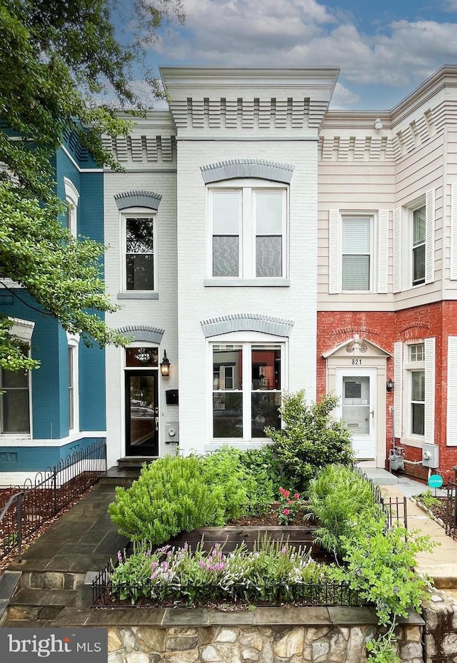 823 11th St NE, Washington, DC 20002 - view of front facade featuring brick siding