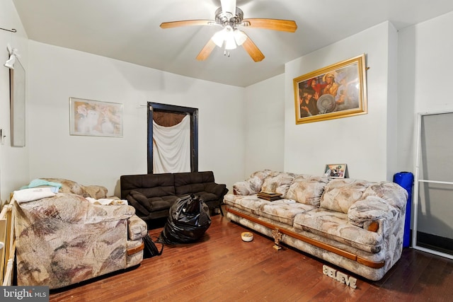 1625 6th St NW, Washington, DC 20001 - living area featuring ceiling fan and hardwood / wood-style floors