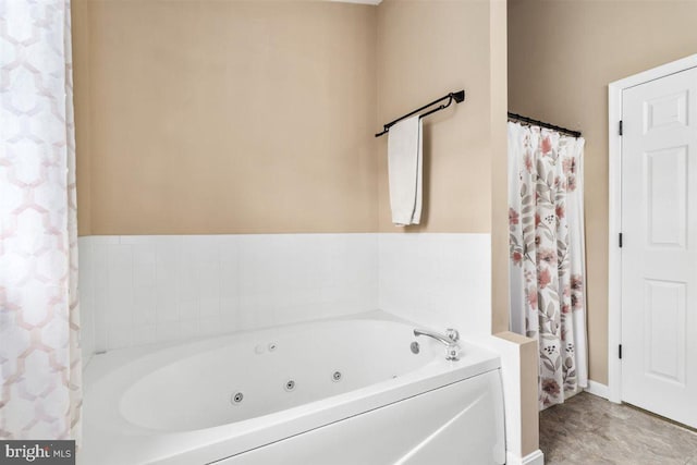 105 Bachtell Cir, Smithsburg, MD 21783 - full bath featuring a tub with jets and baseboards