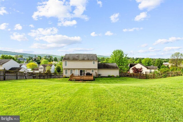 105 Bachtell Cir, Smithsburg, MD 21783 - back of property with a deck and a residential view