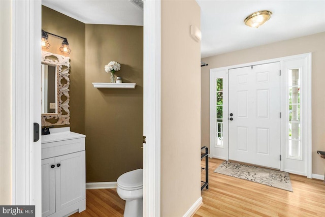 105 Bachtell Cir, Smithsburg, MD 21783 - foyer with wood finished floors and baseboards