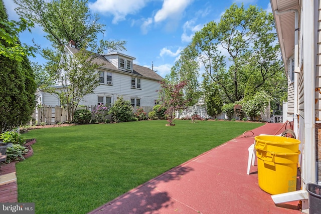 view of yard featuring a patio