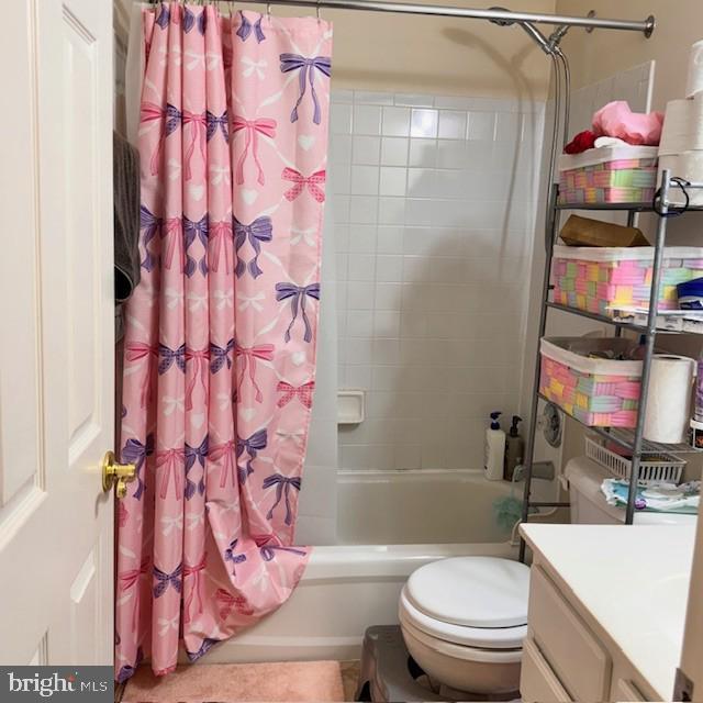 9330 China Grove Ct, Manassas, VA 20110 - full bath featuring shower / bathtub combination with curtain and vanity