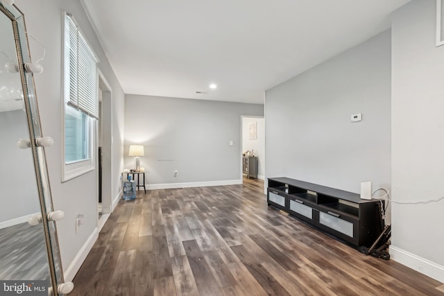 321 Taft St, Bristol, PA 19007 - unfurnished room featuring wood finished floors, recessed lighting, and baseboards