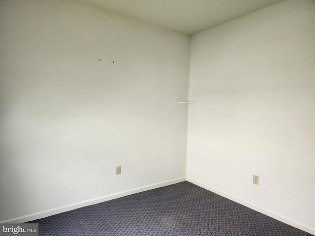 16 Lantern Ln, Columbus, NJ 08022 - spare room featuring dark colored carpet and baseboards