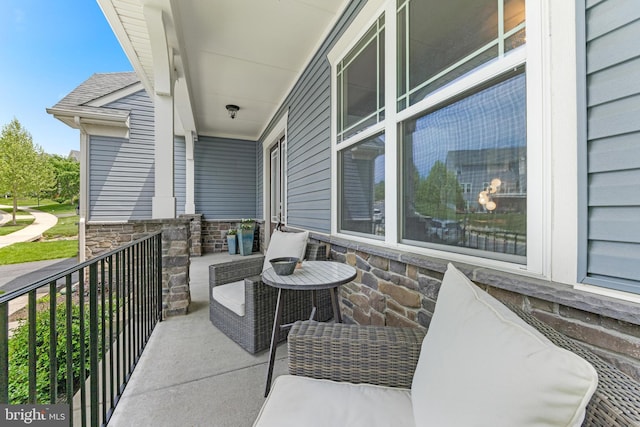 5519 Golden Eagle Rd, Frederick, MD 21704 - balcony with a porch
