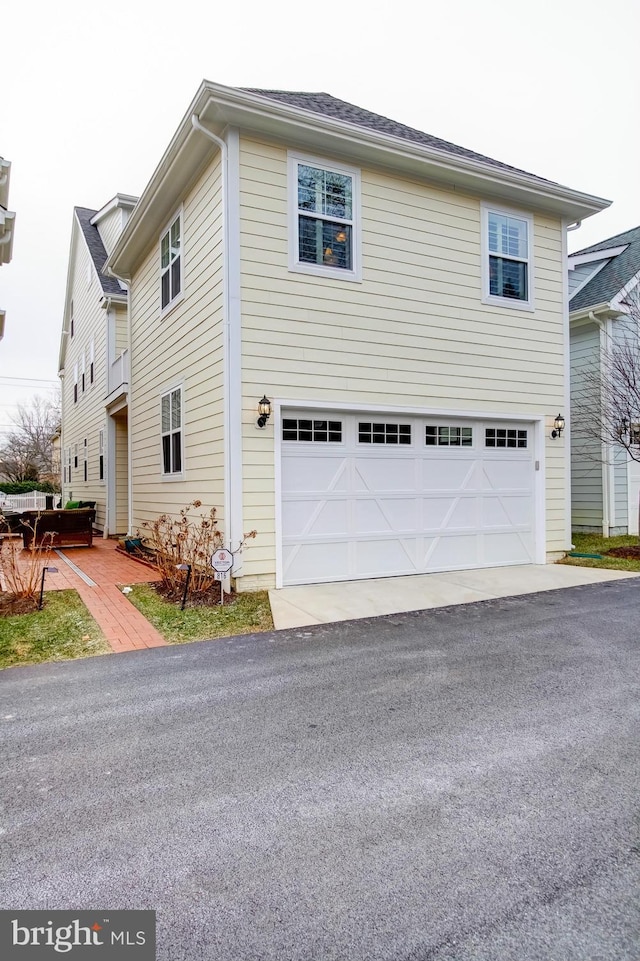 816 Bay Ridge Ave, Annapolis, MD 21403 - view of side of home with a garage