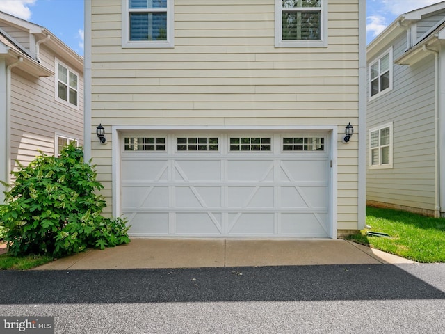816 Bay Ridge Ave, Annapolis, MD 21403 - garage with concrete driveway
