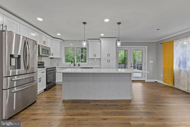 1604 Old New Windsor Rd, New Windsor, MD 21776 - kitchen with appliances with stainless steel finishes, a sink, plenty of natural light, french doors, and recessed lighting