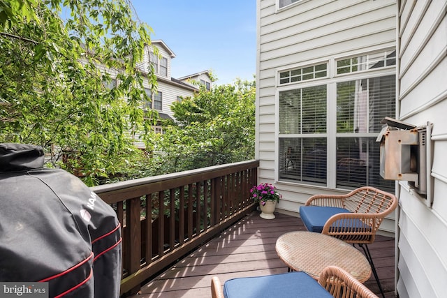 5016 Gardner Dr, Alexandria, VA 22304 - balcony with a grill