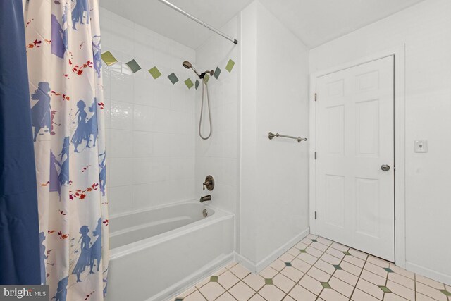 115 Holly Ct, Tuckerton, NJ 08087 - full bathroom featuring baseboards and shower / bath combo with shower curtain