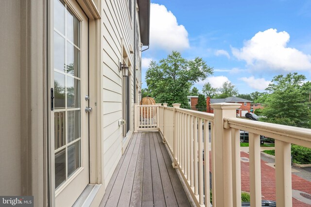 1334 S Quinn St, Arlington, VA 22204 - view of wooden terrace