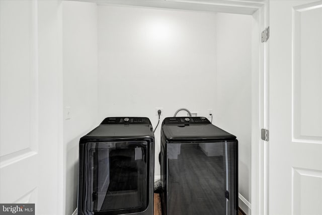 1127 Chesaco Ave, Rosedale, MD 21237 - laundry room featuring washer and dryer