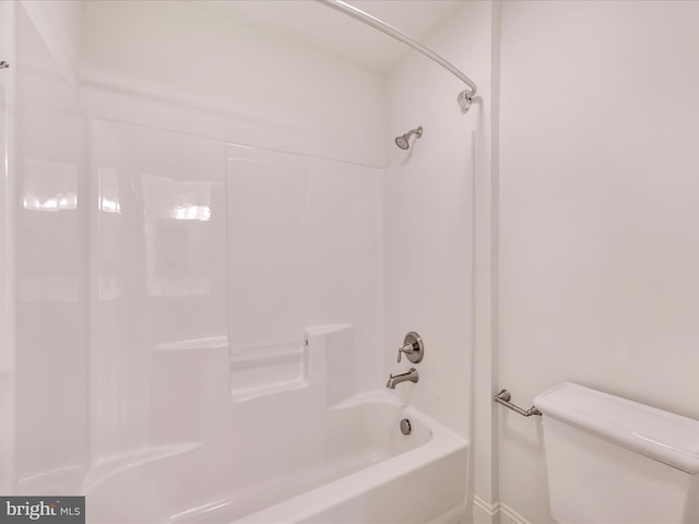 226 Crimson Ln, Elizabethtown, PA 17022 - bathroom with toilet, bathing tub / shower combination, and baseboards